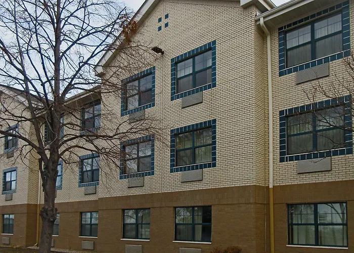 Hotel Suburban Minneapolis 2*