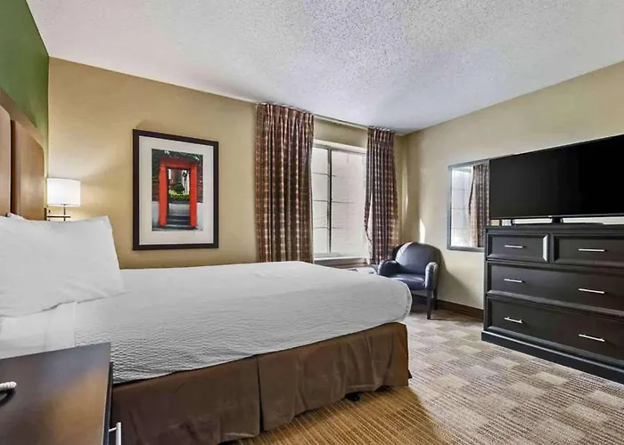 Suburban Minneapolis Hotel