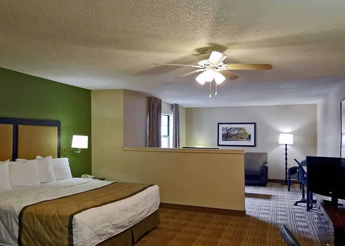 Suburban Minneapolis Hotel