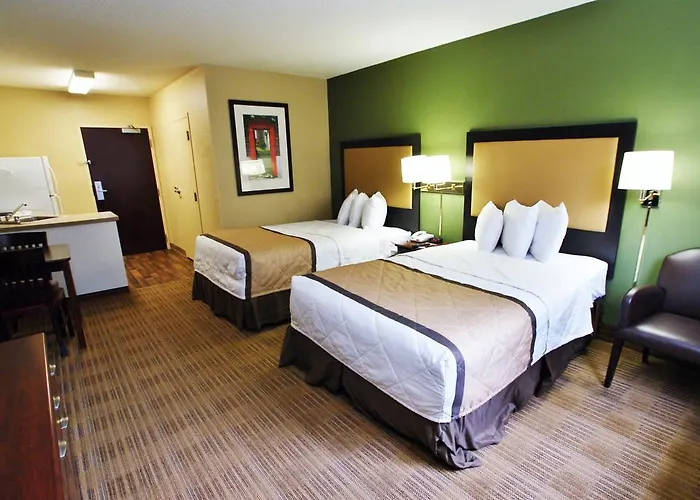 Suburban Minneapolis Hotel 2*